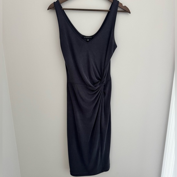 Elegant Grey Dress - Picture 3 of 5